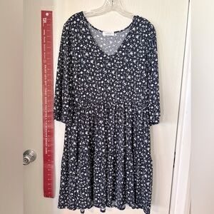 Navy floral dress size by Kaleigh 1X